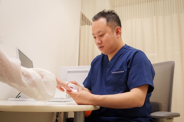 皮膚科専門医が 　幅広い疾患に対応いたします！